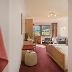 호텔 Biohotel Rastbichlhof Inkl Stubai Super Card 4*