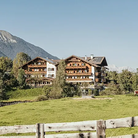호텔 Biohotel Rastbichlhof Inkl Stubai Super Card 4*