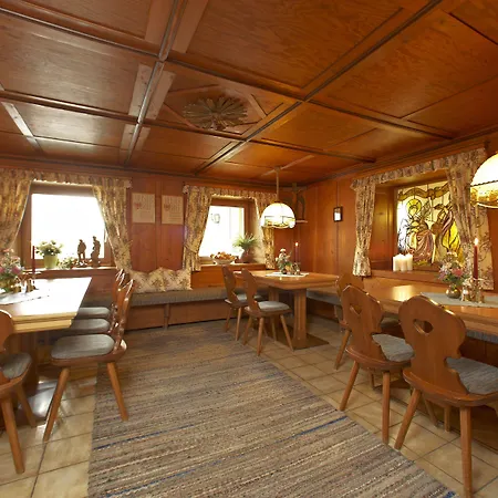 Hotell Biohotel Rastbichlhof 4*